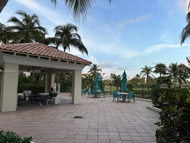 19501 W Country Club Drive 406, Aventura, FL 33180