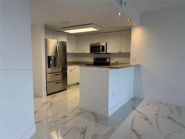 19501 W Country Club Drive 406, Aventura, FL 33180