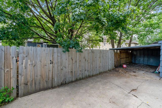 4139 Fremont Avenue N, Minneapolis, MN 55412