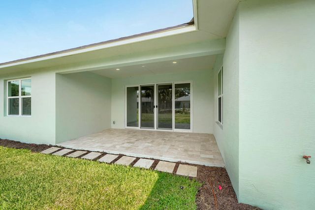 6635 49th Court, Vero Beach, FL 32967