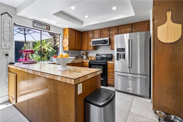 8235 Mason Ave. C, Los Angeles, CA 91306