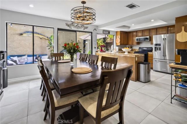 8235 Mason Ave. C, Los Angeles, CA 91306