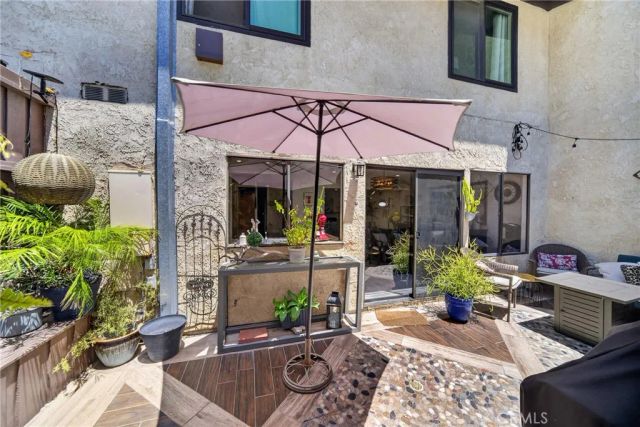 8235 Mason Ave. C, Los Angeles, CA 91306