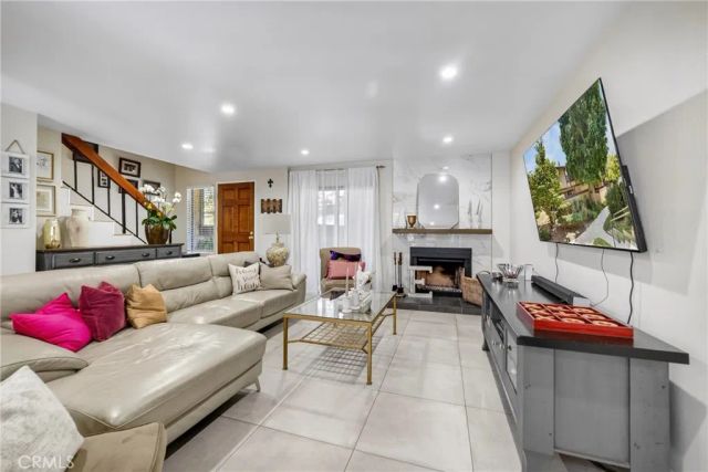 8235 Mason Ave. C, Los Angeles, CA 91306