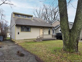 755 Emmons Avenue, Birmingham, MI 48009