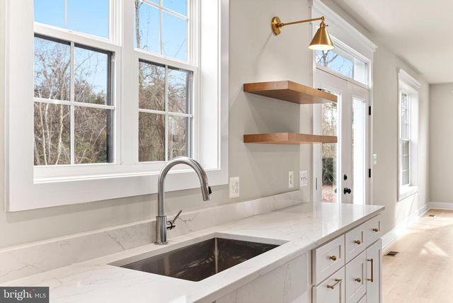 17 VINTER LN, Pasadena, MD 21122