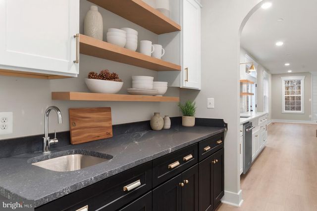 17 VINTER LN, Pasadena, MD 21122