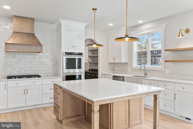 17 VINTER LN, Pasadena, MD 21122