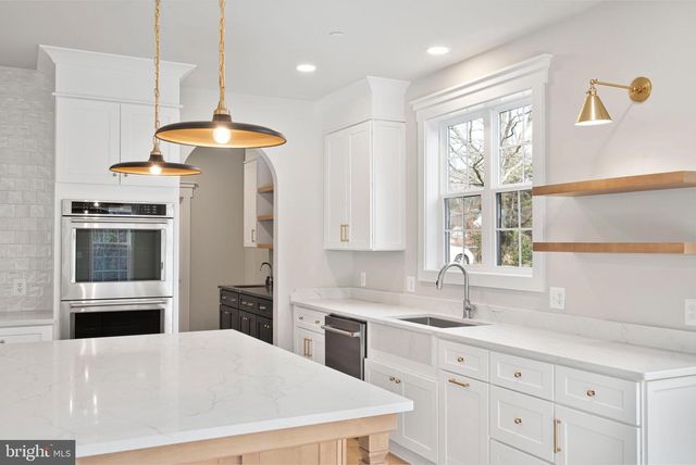 17 VINTER LN, Pasadena, MD 21122