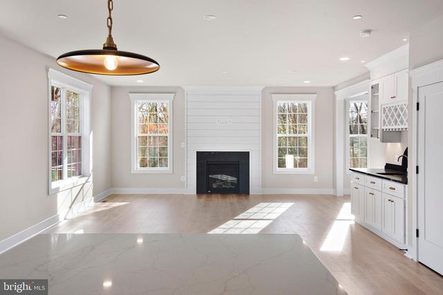 17 VINTER LN, Pasadena, MD 21122