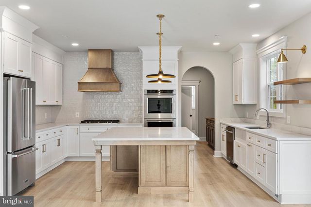 17 VINTER LN, Pasadena, MD 21122