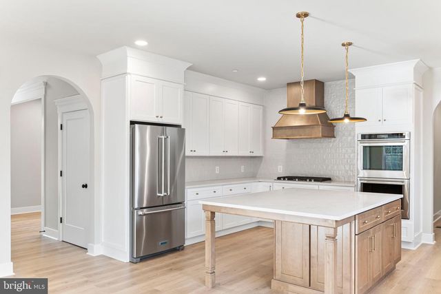 17 VINTER LN, Pasadena, MD 21122