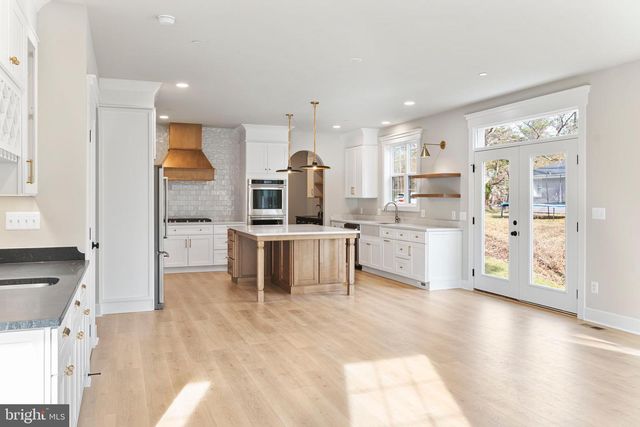 17 VINTER LN, Pasadena, MD 21122