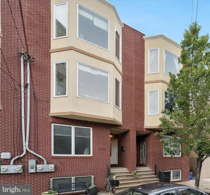 2001 CARPENTER ST #B, Philadelphia, PA 19146