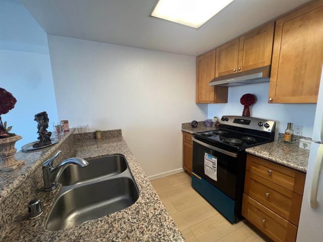 988 Franklin Street 710, Oakland, CA 94607