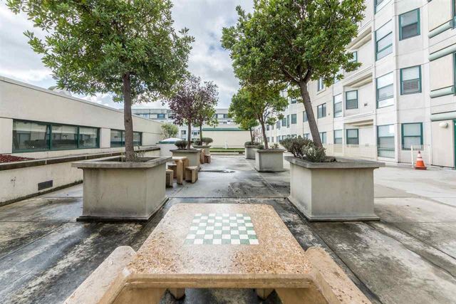 988 Franklin Street 710, Oakland, CA 94607