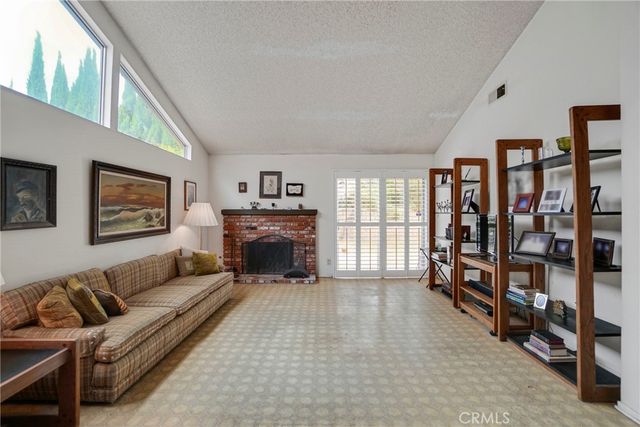 7805 Comanche Avenue, Winnetka, CA 91306