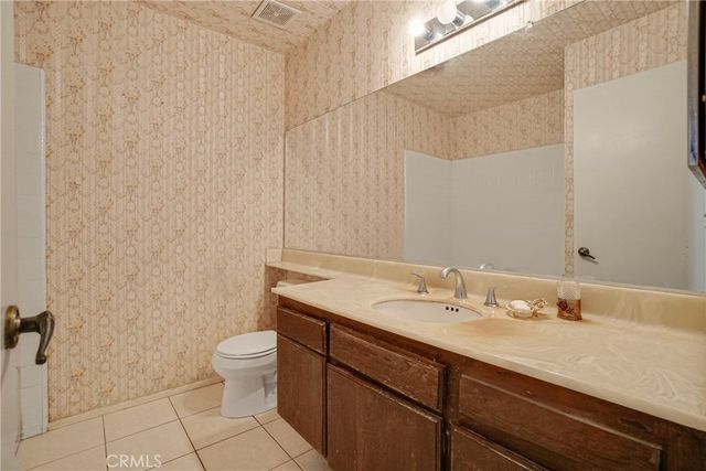 7805 Comanche Avenue, Winnetka, CA 91306
