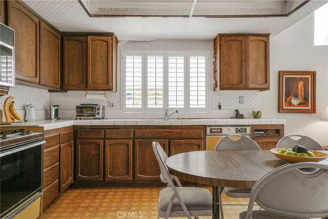 7805 Comanche Avenue, Winnetka, CA 91306