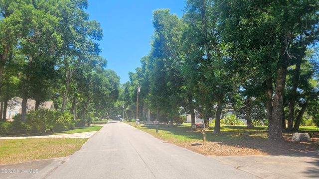 476 Lake Shore Drive, Sunset Beach, NC 28468