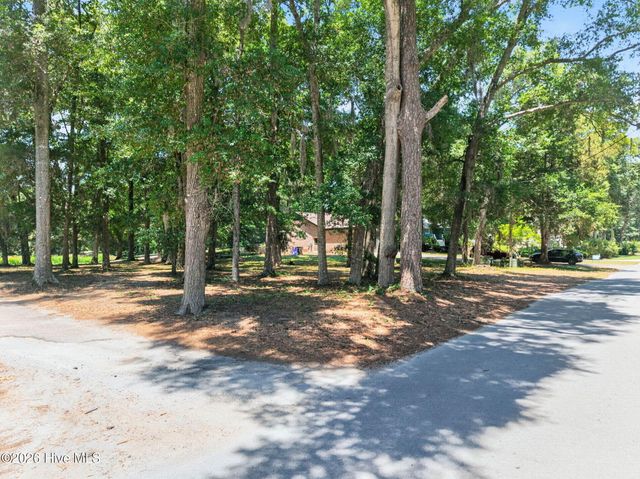 476 Lake Shore Drive, Sunset Beach, NC 28468