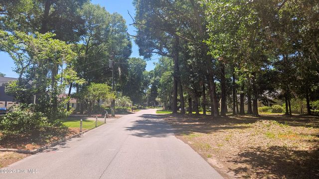 476 Lake Shore Drive, Sunset Beach, NC 28468