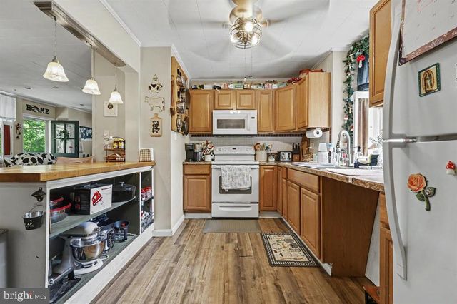397 ANGORA RD, Reading, PA 19606