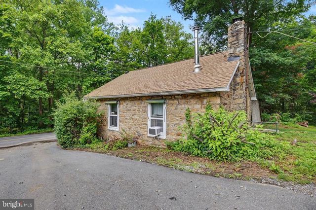 397 ANGORA RD, Reading, PA 19606