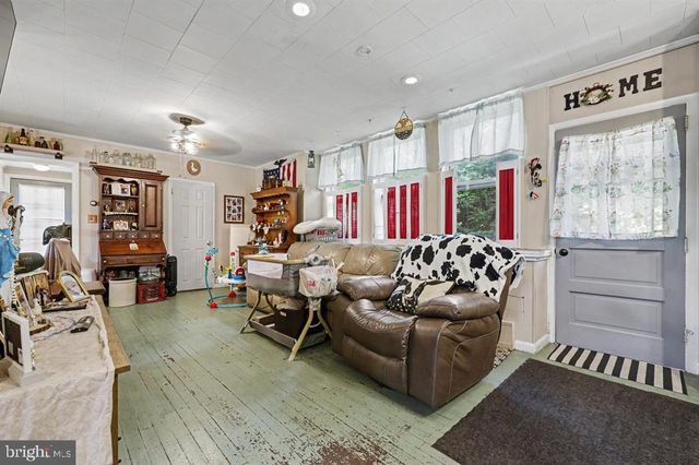 397 ANGORA RD, Reading, PA 19606
