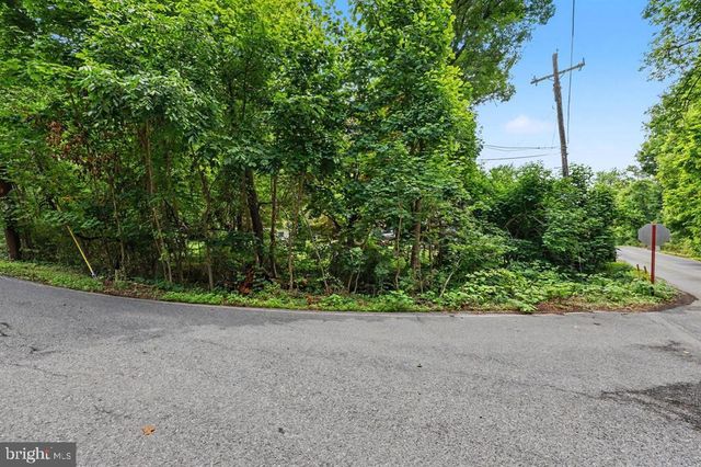 397 ANGORA RD, Reading, PA 19606