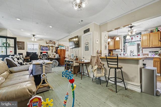 397 ANGORA RD, Reading, PA 19606