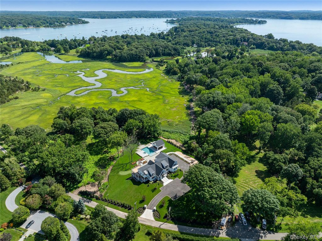 220 Beach Road, Centre Island, NY 11771 — exterior