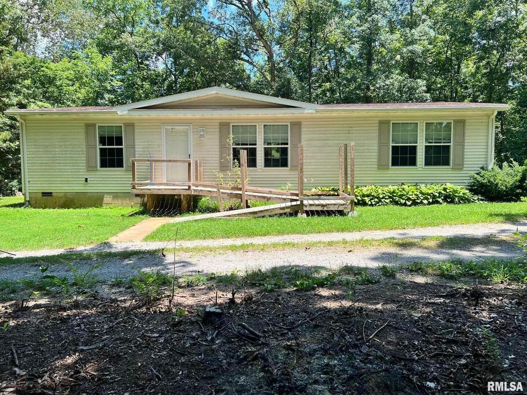 3880 County Road 700 E, Mcleansboro, IL 62859 — exterior