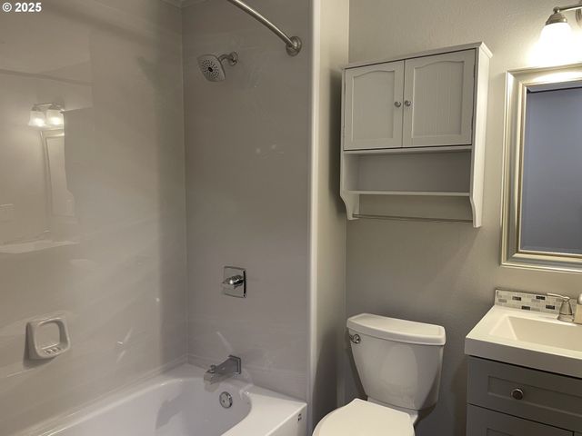 10107 Ne 9TH St, Vancouver, WA 98664