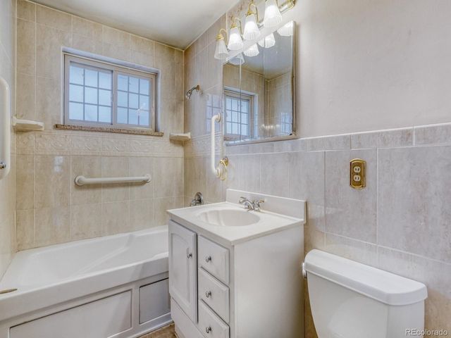 1900 Zang St, Golden, CO 80401