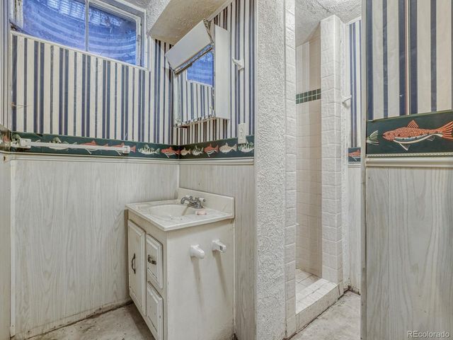 1900 Zang St, Golden, CO 80401