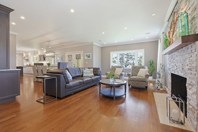34 Russett Ln, Melrose, MA 02176