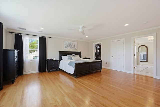 34 Russett Ln, Melrose, MA 02176