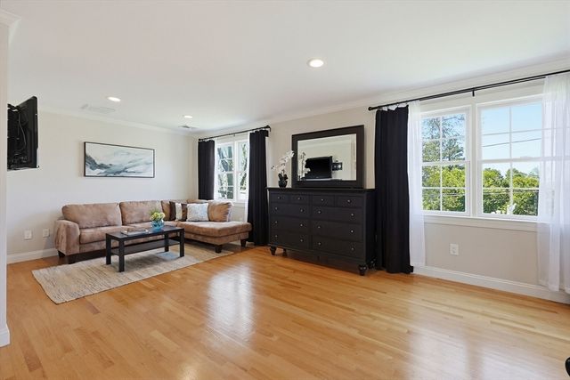 34 Russett Ln, Melrose, MA 02176