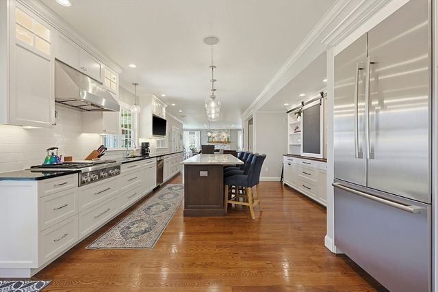 34 Russett Ln, Melrose, MA 02176