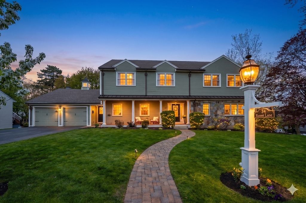 34 Russett Ln, Melrose, MA 02176