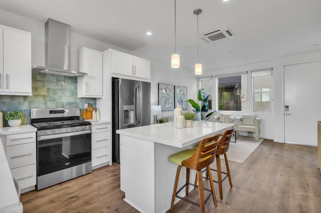 165 Log Pond lane, Sacramento, CA 95818