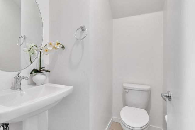 165 Log Pond lane, Sacramento, CA 95818