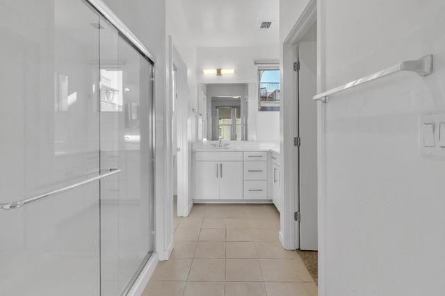 165 Log Pond lane, Sacramento, CA 95818