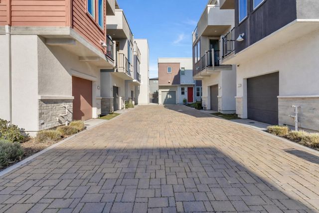 165 Log Pond lane, Sacramento, CA 95818