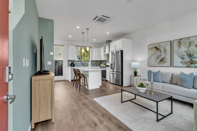 165 Log Pond lane, Sacramento, CA 95818