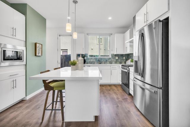 165 Log Pond lane, Sacramento, CA 95818