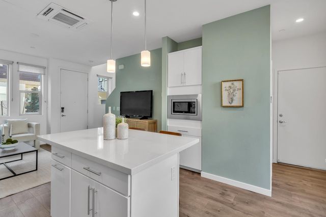 165 Log Pond lane, Sacramento, CA 95818