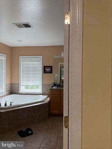 121 KING EDWARD CT, Culpeper, VA 22701