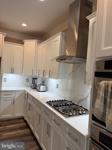 121 KING EDWARD CT, Culpeper, VA 22701